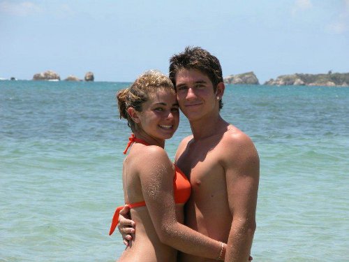 Las vacaciones más calientes de una joven pareja
