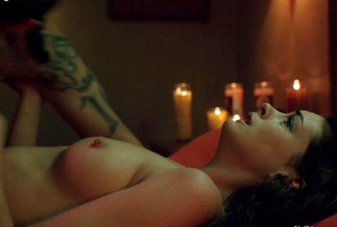 Anne Hathaway al desnudo